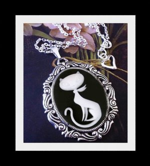 Kitten Necklace - Retro White Kitty Black Cameo