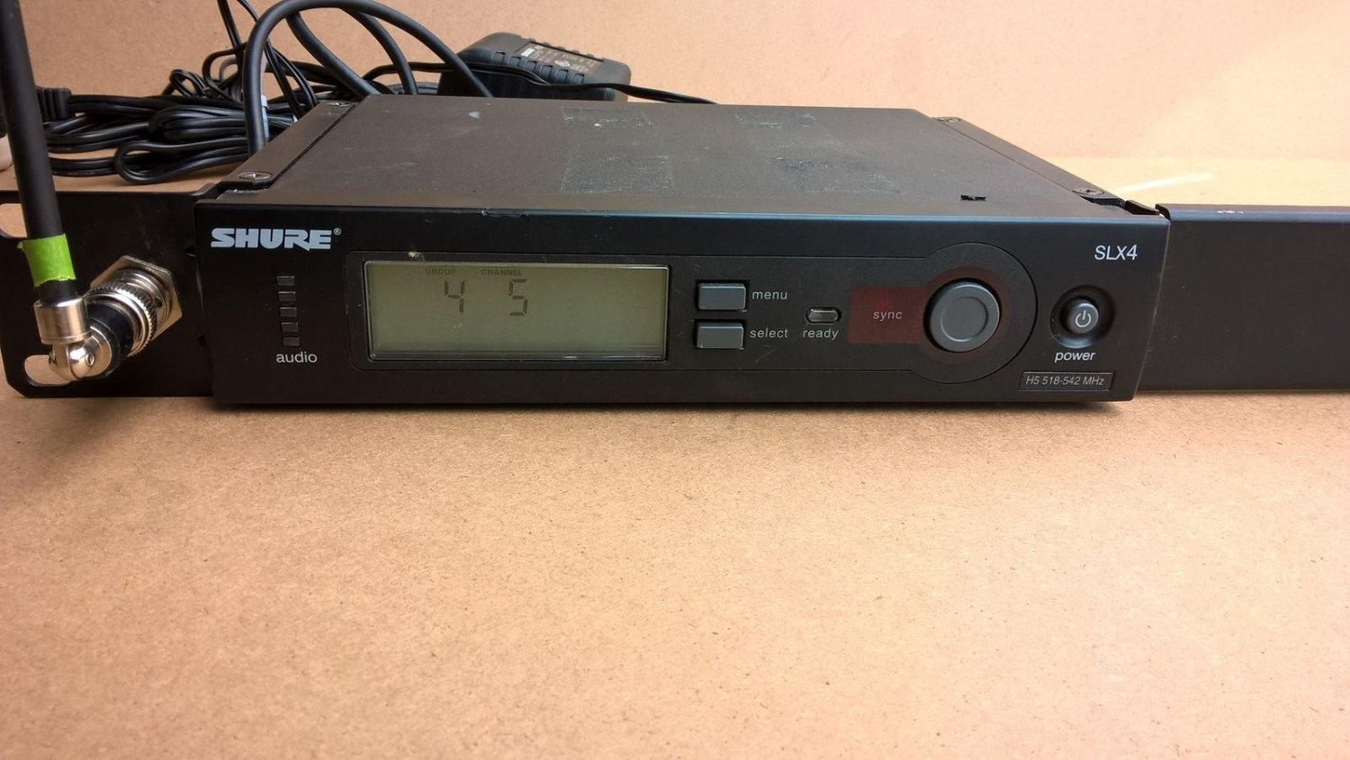 Shure SLX4 wireless receiver H5 518542 MHz Rackmount with Power
