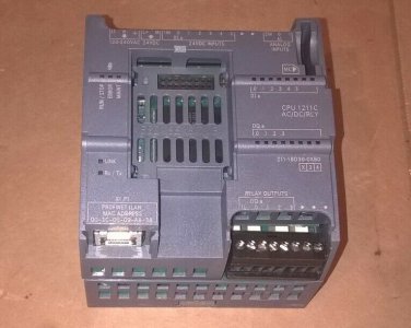 Siemens S7-1200 CPU 1211C AC/Dc/RLY 6ES7 211-1BD30-0XB0