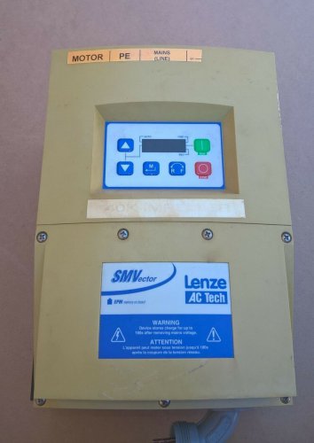 Lenze AC Tech SMVector ESV552N04TXC AC Drive Inverter VFD 7.5hp 400-480V 3 Ph 4X