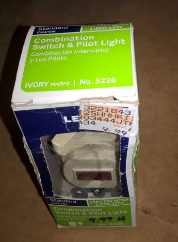 LEVITON 5226-I SWITCH/PILOT LIGHT COMBO, 15A, IVORY, 120V, DUPLEX STYLE, SINGLE