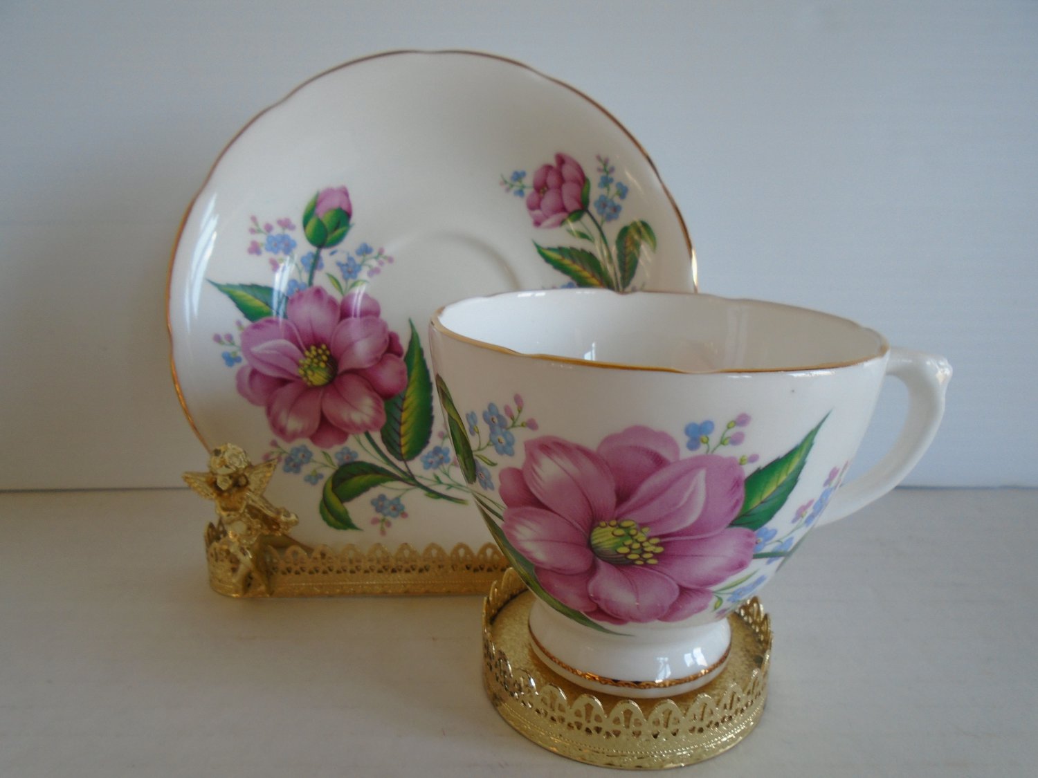Genuine Bone China Tea Cup & Saucer Pink Floral Motif and Gold Trim. Ship Fast