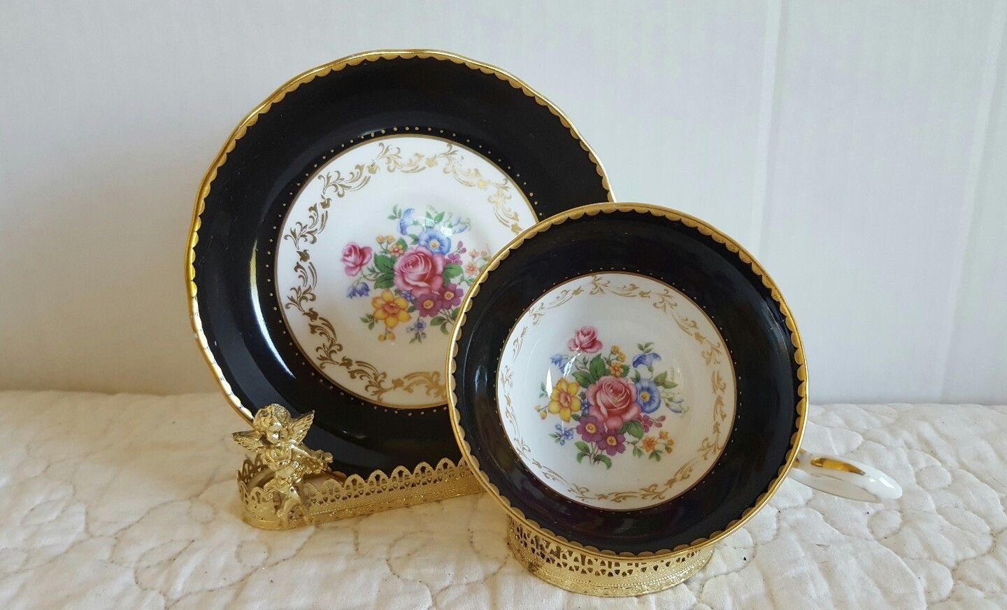 Rare vintage TUSCAN rose pattern gold trim teacup and saucer Ship Fast w trackin