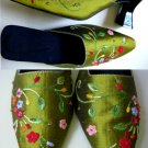 Classique Green Embroidered Shoes Size US 6