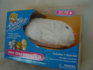 ZHU ZHU PETS &acirc;�� Chunk Hamster - WHITE