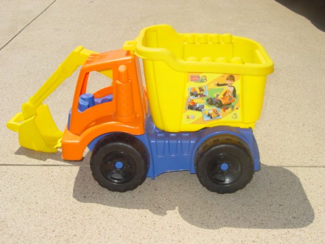 mega bloks dump truck with scoop