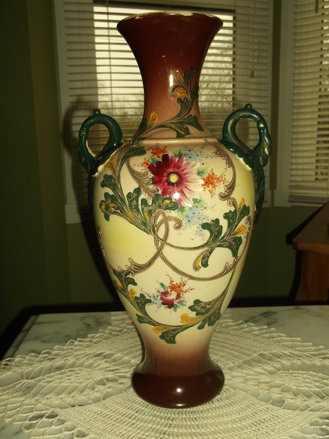 Antique Appraised Japanese ceramic hand painted vase with makers mark
