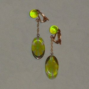 Vintage Earrings - Lucite Dangles in Green - Ultra Mod!