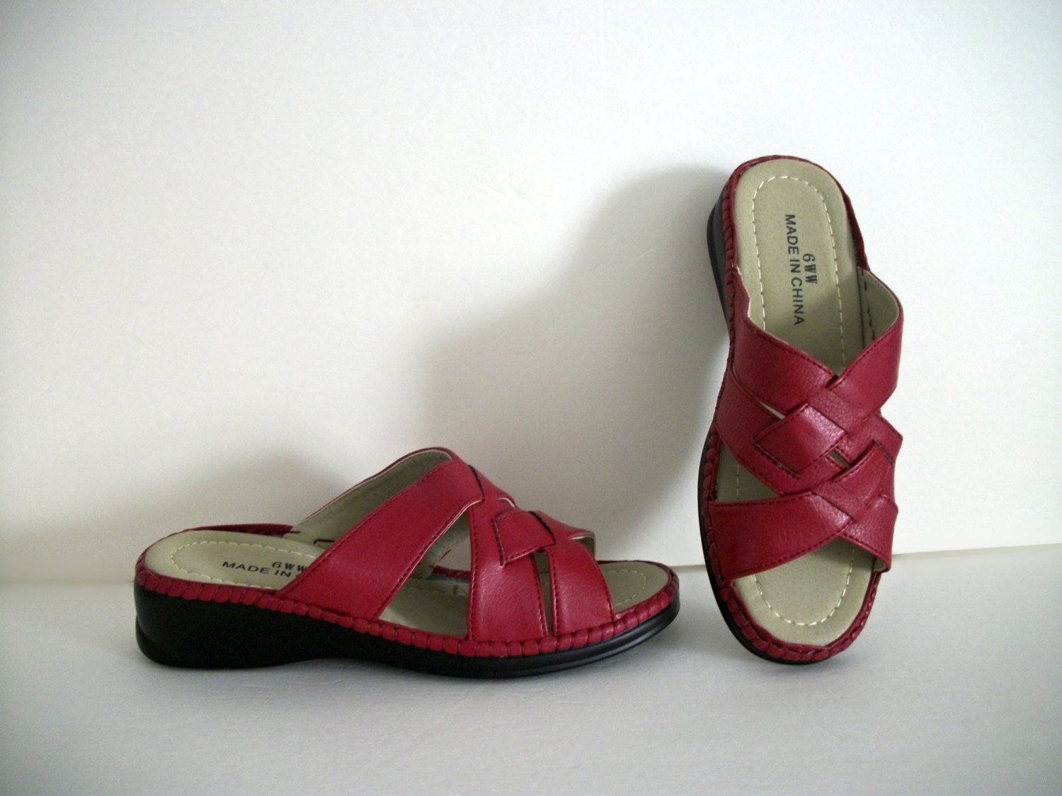 Hilary Red Slide Sandals Shoe Size 6WW