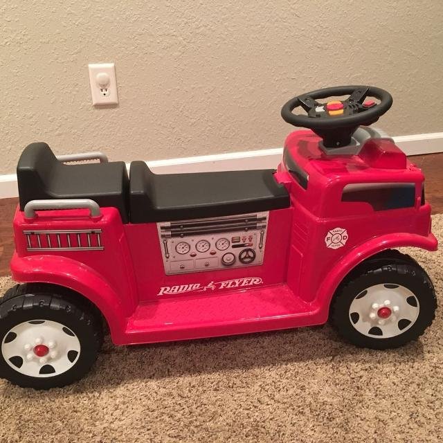 Radio Flyer Battery Operated Fire Truck For 2 With Lights And Sounds