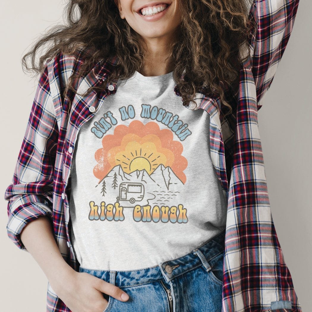 Ain't No Mountain Grunge Graphic T-Shirt
