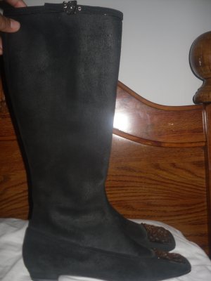NEW AUTHENTIC LOUIS VUITTON BOOTS