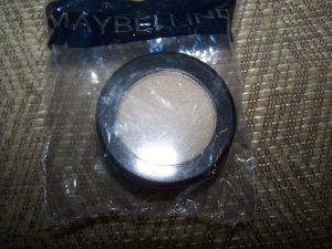 Maybelline Natural Accents Eye Shadow #35 Goldlights frost eyeshadow