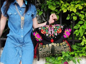 Colorful embroidery handbag