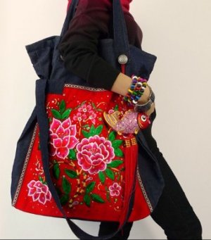 Red embroidery handbag,tote should bag