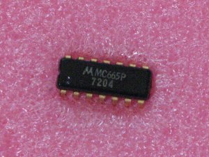 MC665P MHTL IC Triple Level Translator