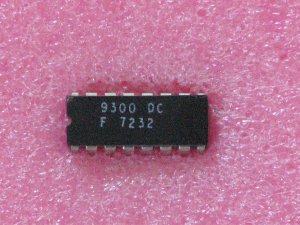 9300DC Memory IC, 4-Bit Shift Registers