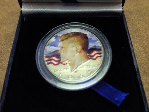 1968-D COLORIZED KENNEDY HALF DOLLAR IN CASE