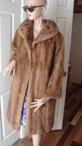 Vintage Gorgeous Light Brown Mink Fur Women Coat Size 14  Syndicat de Quebec 60s
