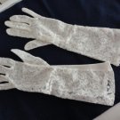 Vintage White Lace Nylon Mid-Arm Gloves Size Small Lenght 11½  Inches