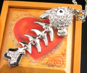SN137 Elegant Crystal Silver Funky Fish Bone Pendant Necklace Best Gift Idea