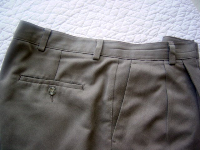 Levis Dockers Khakis 40 x 32 Mens Pants Trousers Slacks Relaxed Fit