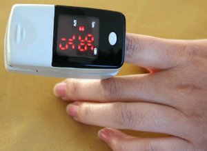 finger pulse oximeter FDA CE Certified Fingertip Pulse Oximeter Spo2 Monitor CMS50L