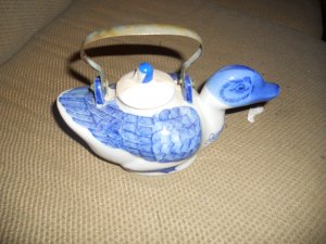 tea pot  hand painted made in china
