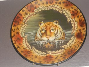 lion painted plates