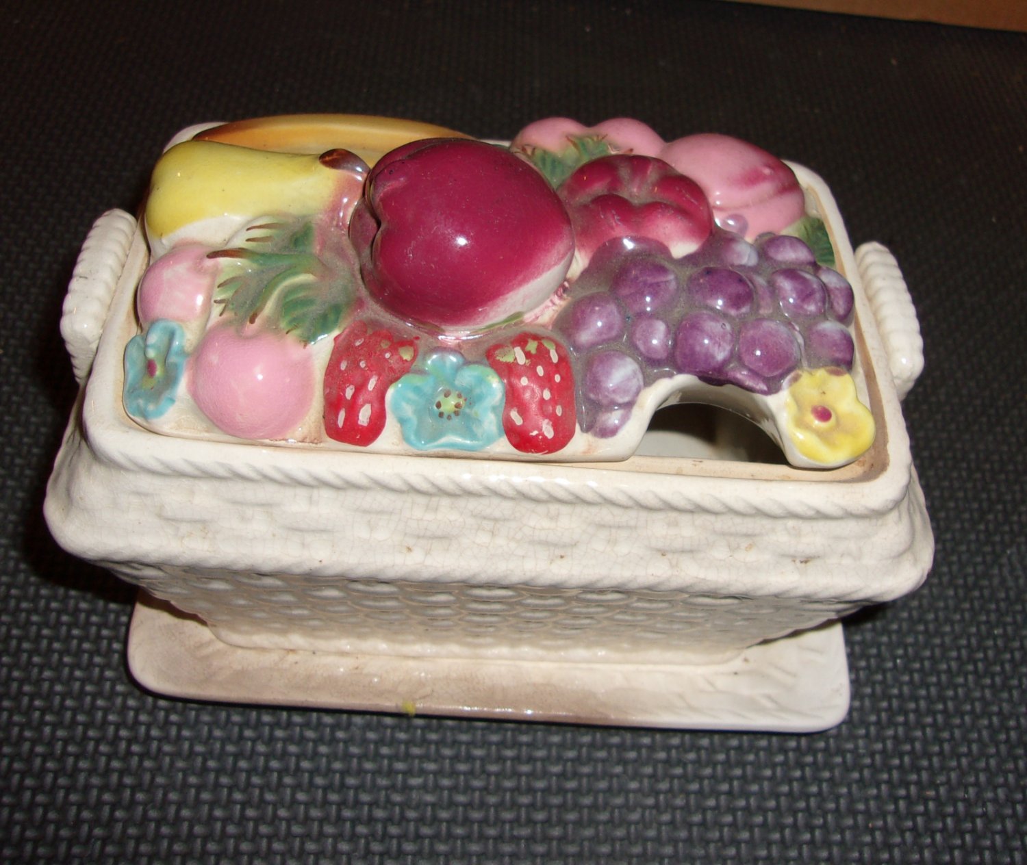 Gravy bowl with fruit on lid Vintage