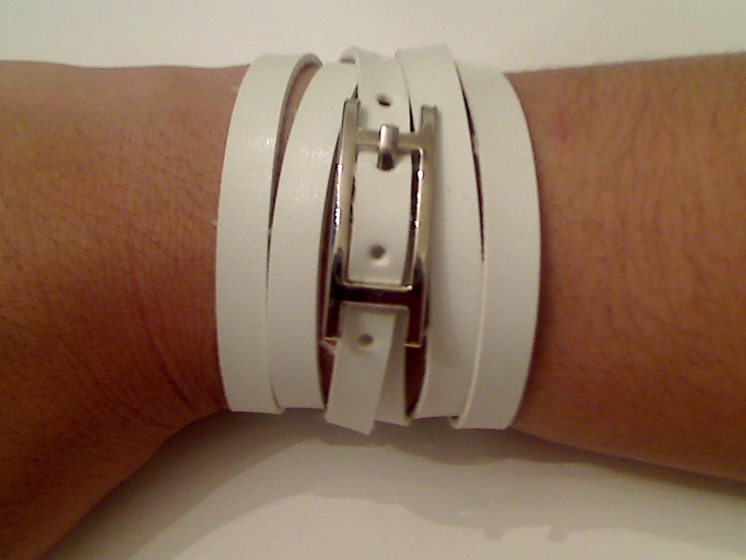 LEATHER WRAP BUCKLE BRACELET IN WHITE, BLACK OR BROWN