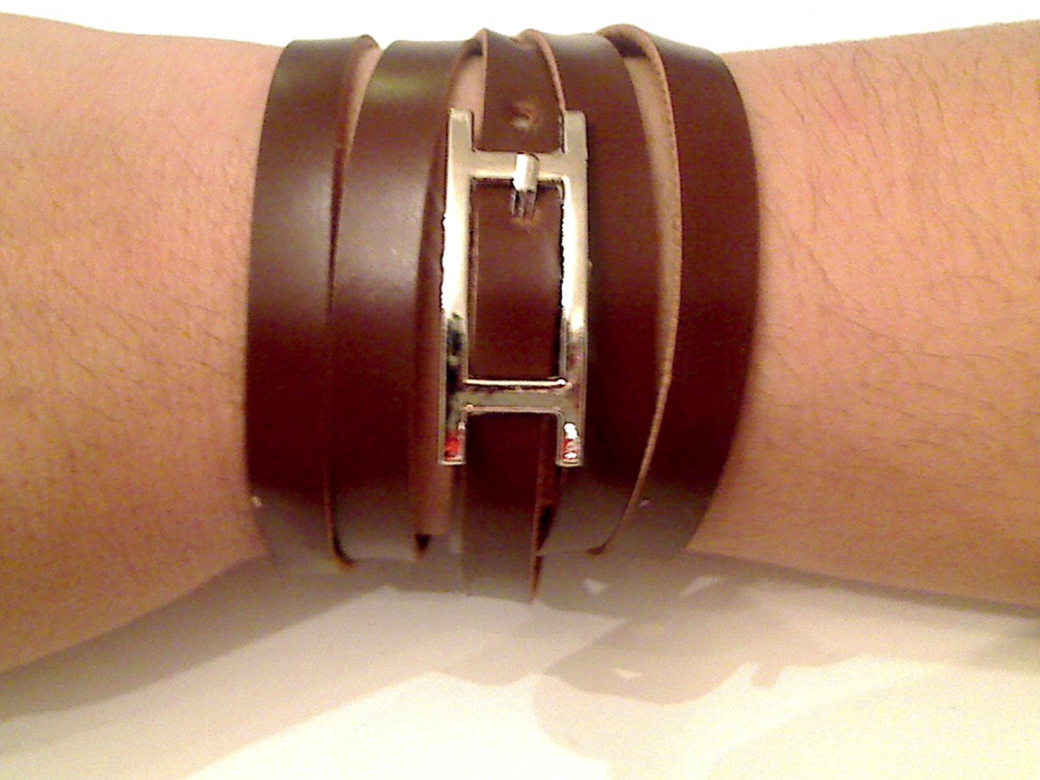 LEATHER WRAP BUCKLE BRACELET IN WHITE, BLACK OR BROWN