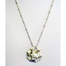 Chic white flower pendant with pearl