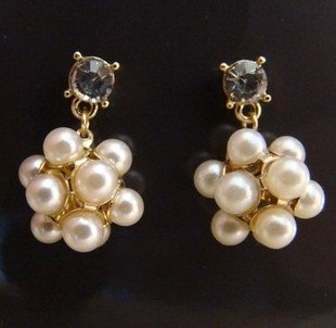 Delicate Crystal Small Ball-shaped Pearl Ear Studs