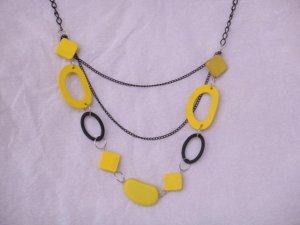 yellow wood beautiful necklace type 1