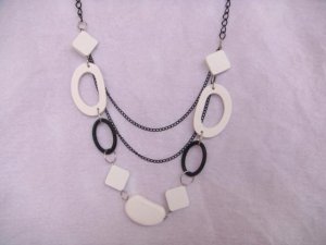 white wood beautiful necklace type 2