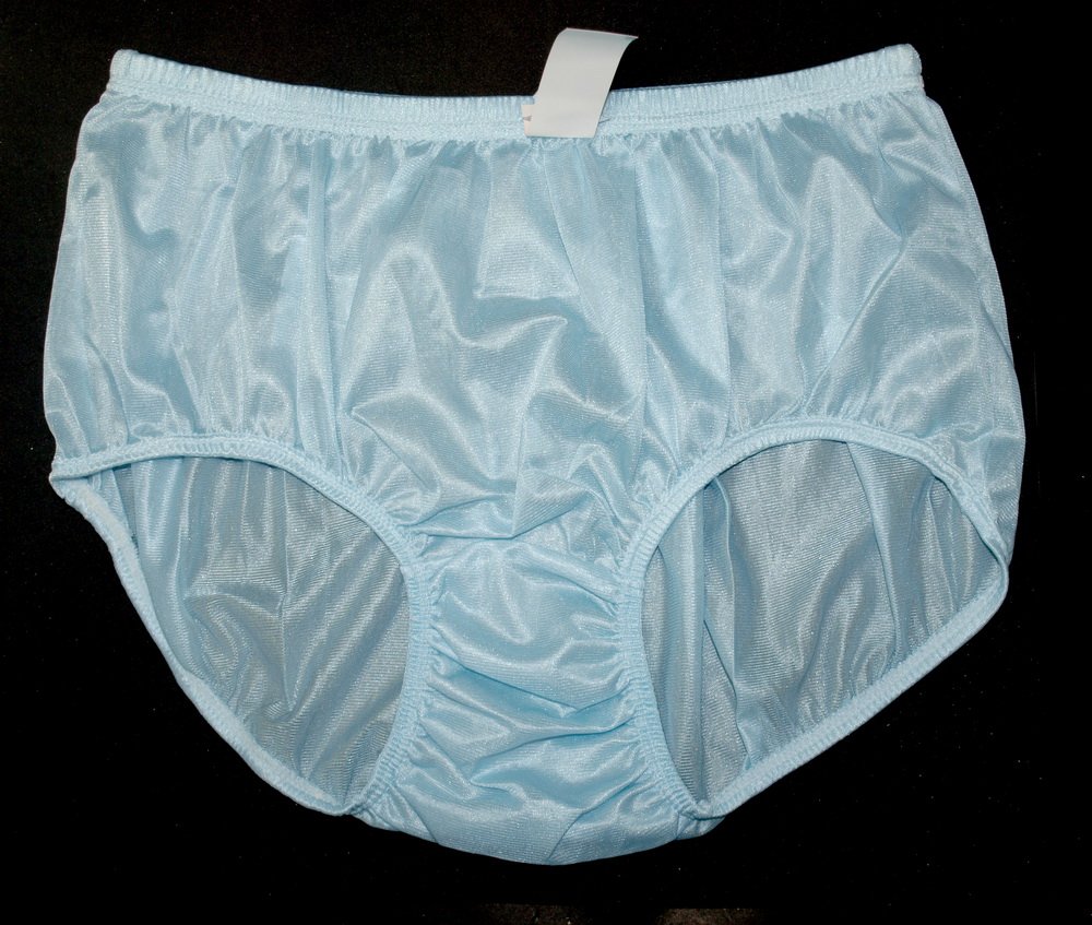 NWT. VINTAGE STYLE BRIEFS NYLON PANTIES, WOMEN'S HIP 38-40, LIGHT BLUE SOFT PANTY