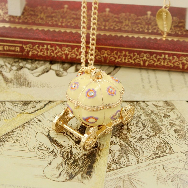 Cinderella's pumpkin car necklace BZ182