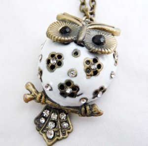 Fat belly owl necklace, white