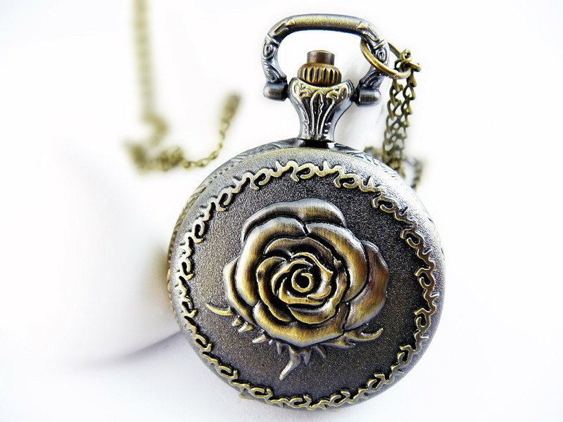 Medium Rose Necklace pocket watch