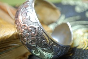 Tibetan Silver string of plum Bangle