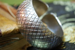 Tibetan Silver 'little foot prints' Bangle
