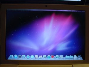 APPLE MACBOOK MB403LL/A A1181 2.4 GHz 2GB (MEMORY) 160GB (HARD DRIVE)