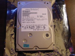 HITACHI 400GB SATA HARD DRIVE HDT725040VLA360   0A33439