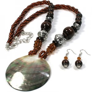 Brown Large Round Shell Necklace