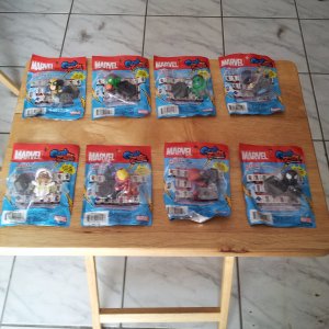 Marvel Grab Zags Series 1 Mini-Figures Complete Set of 8