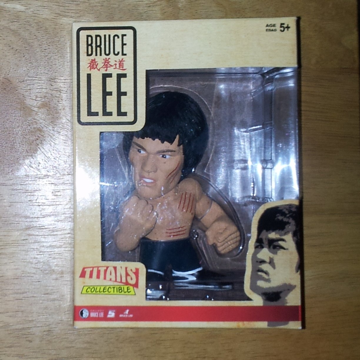 bruce lee titans collectible