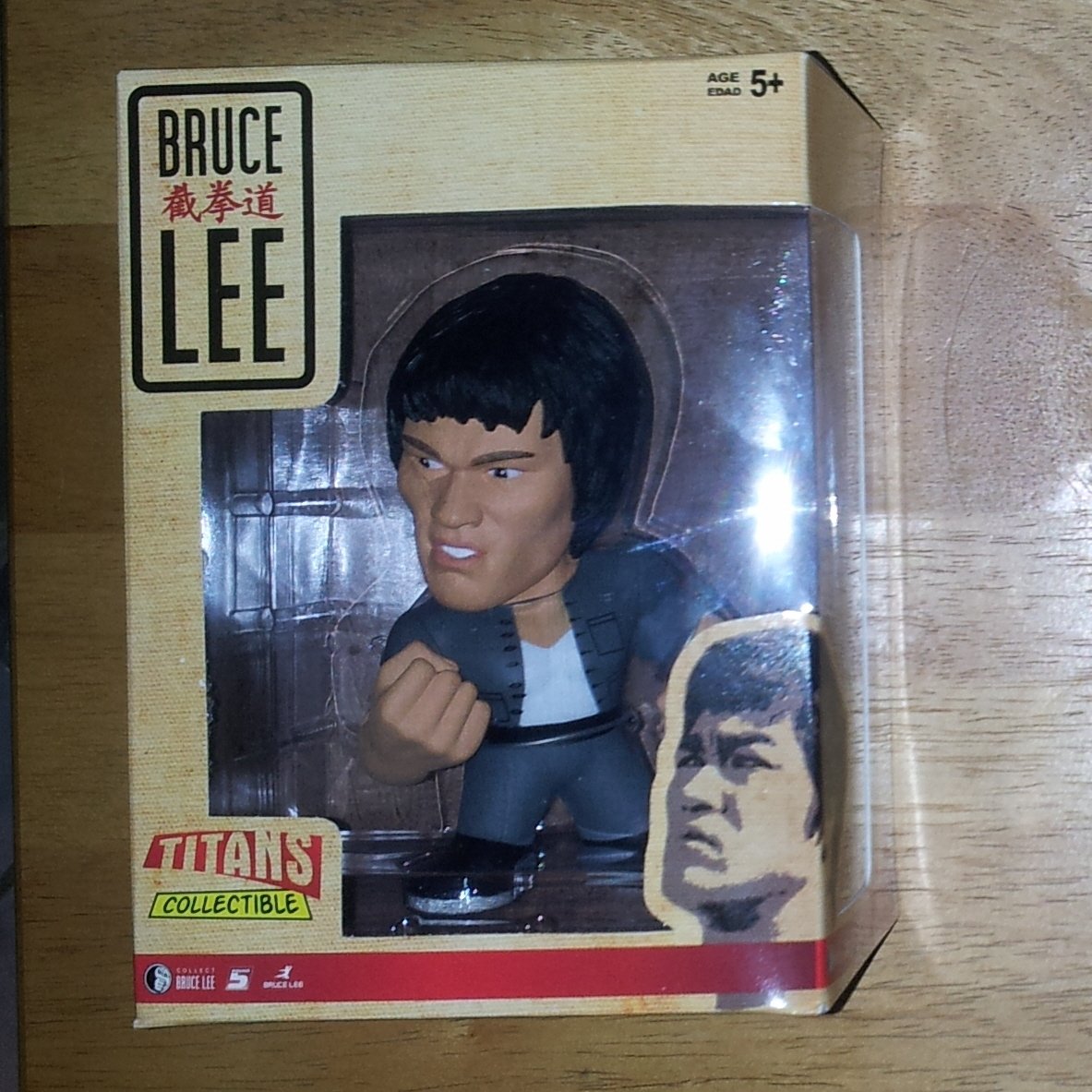 bruce lee titans collectible