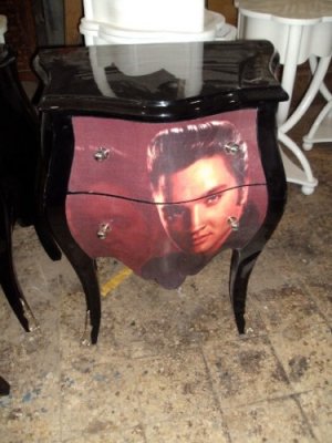 Elvis Chest Table Unique