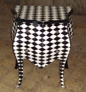 Checkered Chest Table Unique